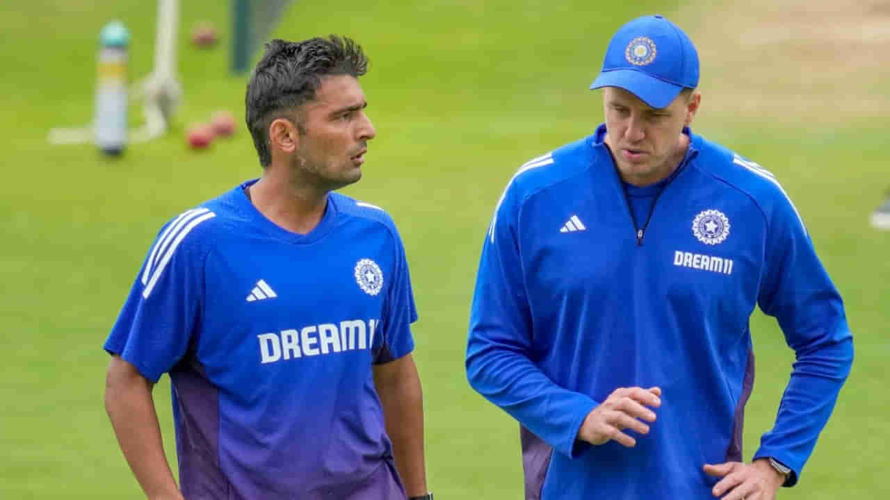 ఏకే 47 అన్నారు.. మరో బుమ్రా అంటూ పొగిడేశారు.. కట్‌చేస్తే.. ఒక్క మ్యాచ్‌తోనే పక్కన పెట్టేస్తారా..?