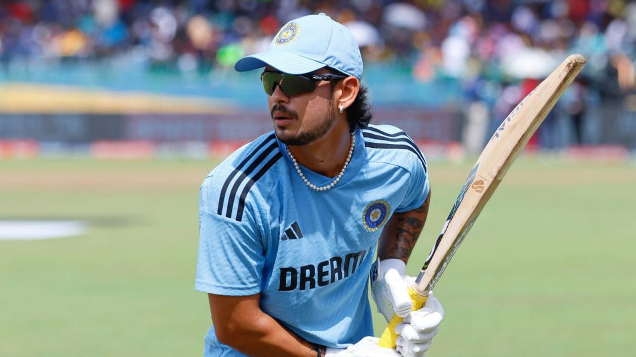 దీంతో, రిషబ్ పంత్ స్థానంలో ఇషాన్ కిషన్ ఆడే అవకాశం లేకుండా పోయింది. పంత్ గాయంతో జట్టుకు పెద్ద లోటు కాగా, ఇషాన్ కిషన్ కూడా అందుబాటులో లేకపోవడం భారత్‌కు మరింత ఆందోళన కలిగిస్తోంది. ధ్రువ్ జురెల్ ఇప్పటికే నాలుగో టెస్టులో పంత్ స్థానంలో వికెట్ కీపింగ్ బాధ్యతలు స్వీకరించాడు. ఐదవ టెస్టుకు ఎన్. జగదీశన్‌ను ఇంగ్లాండ్‌కు పిలిచినట్లు వార్తలు వస్తున్నాయి. అతను యూకే వీసా కోసం ఎదురుచూస్తున్నాడు.