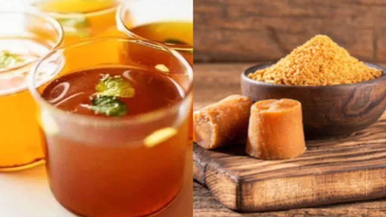 బెల్లంలోని ఐరన్ కంటెంట్ రుతు తిమ్మిరి, ఉబ్బరం, మూడ్ స్వింగ్‌లను తగ్గిస్తుంది. మీరు 1-2 టీస్పూన్ల బెల్లం పొడి లేదా ఒక చిన్న ముక్కను వెచ్చని నీటిలో కలపాలి. బెల్లం నీటిని ఉదయాన్నే ఖాళీ కడుపుతో తాగాలి. అంతేకాదు.. బెల్లంలోని సహజ చక్కెరలు స్థిరమైన శక్తిని అందిస్తాయి. ఇది మీరు రోజంతా చురుకుగా ఉండటానికి సహాయపడుతుంది.