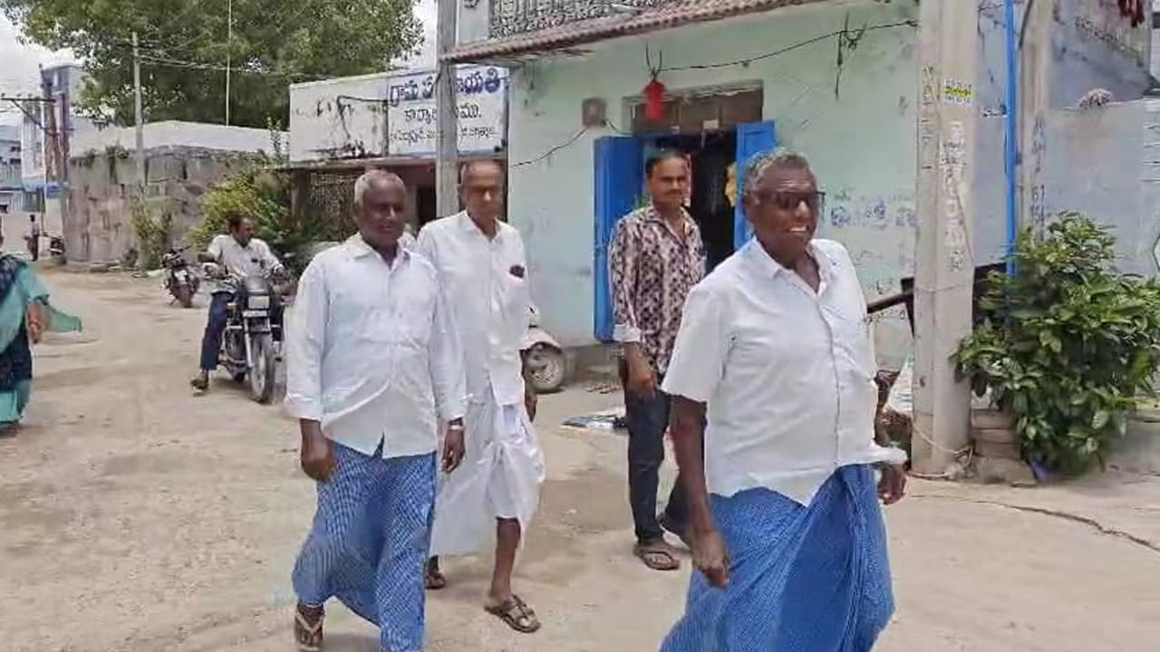 ఆ పాంత్రంలో ఆదివారం నాన్-వెజ్ బంద్.. అంతా ఉపవాసమే!.. కారణం ఏమిటంటే? ఆ పాంత్రంలో ఆదివారం నాన్-వెజ్ బంద్.. అంతా ఉపవాసమే!.. కారణం ఏమిటంటే?