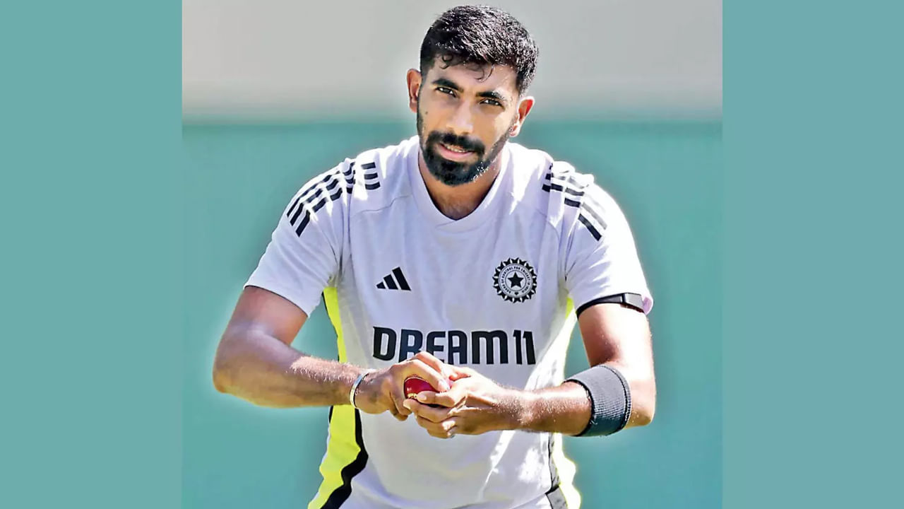 బుమ్రా ఇప్పటివరకు టెస్ట్ సిరీస్‌లో 12 వికెట్లు పడగొట్టాడు. అయినప్పటికీ అతను తన స్థాయిని బట్టి రాణించలేదనేది కూడా నిజం. మాంచెస్టర్ టెస్ట్ బుమ్రాకు చాలా ప్రత్యేకమైనది. ఎందుకంటే అతను మొదటిసారి ఈ మైదానంలో ఆడటం కనిపిస్తుంది. ఇప్పుడు ఈ మైదానం పిచ్ బుమ్రాకు ఎంత ఇష్టమో చూడాలి.