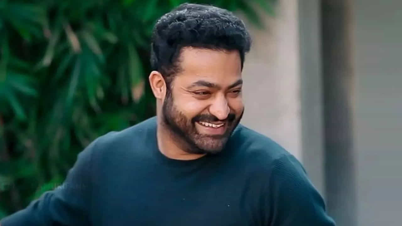 తారక్ ఎన్నో హిట్ సినిమాలు చేశారు. ఈయన చేసిన సినిమాల్లో చాల వరకు హిట్స్ , కొన్ని సినిమాలు ఫ్లాప్ టాక్ అందుకున్నాయి. అయితే చిత్ర పరిశ్రమలో చాలా మంది హీరోలు తమ తమ వ్యక్తిగత కారణాల వలన కొన్ని సినిమాలు వదులు కోవాల్సి వస్తుంది. వారు రిజక్ట్ చేసిన సినిమాలు కొన్ని సార్లు హిట్ అవుతే మరికొన్ని సార్లు ఫ్లాప్ అవుతాయి.