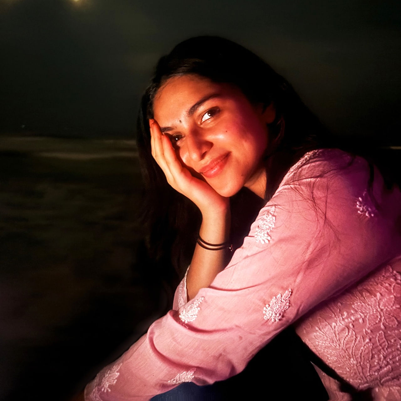 కాయదు లోహర్.. డ్రాగన్ సినిమాతో ఒక్కసారిగా సెన్సేషన్ గా మారిపోయింది ఈ ముద్దుగుమ్మ. కాయదు లోహర్.. మోడల్ గా కెరీర్ మొదలు పెట్టి ఆతర్వాత హీరోయిన్ గా మారింది. తన నటనతో ఈ చిన్నది మంచి ఫాలోయింగ్ సొంతం చేసుకుంది. ఆమె 2000 ఏప్రిల్ 11న అస్సాంలోని తేజ్‌పూర్‌లో జన్మించింది.