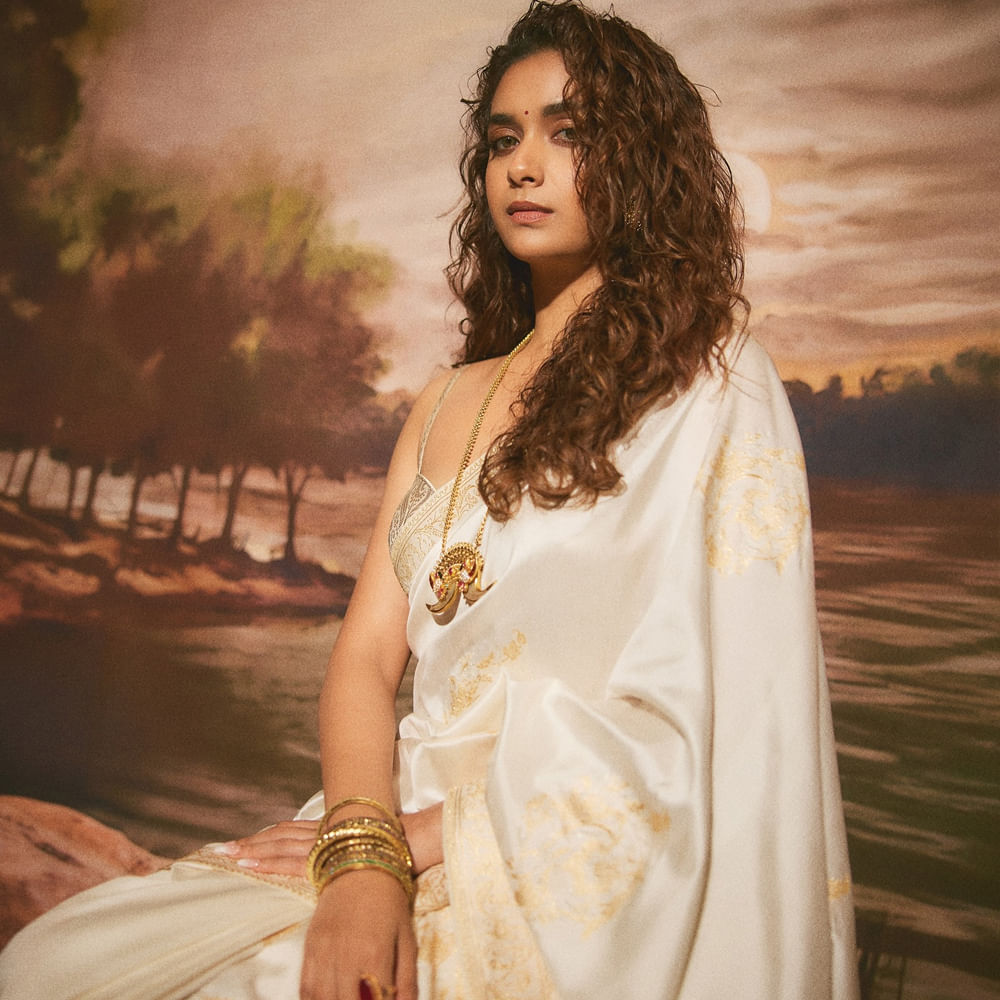 ప్రస్తుతం కింగ్ డమ్ మూవీలో నటిస్తున్న విజయ్ దేవరకొండ త్వరలోనే రౌడీ జనార్థన్ సినిమాను స్టార్ట్ చేయనున్నారు. ఇందులో కథానాయికగా కీర్తిని ఎంపిక చేసినట్లుగా గత కొన్నాళ్లుగా వార్తలు వస్తున్నాయి. అయితే ఇప్పటివరకు ఈ ప్రాజెక్ట్ పై ఎలాంటి అధికారిక ప్రకటన రాలేదు. 