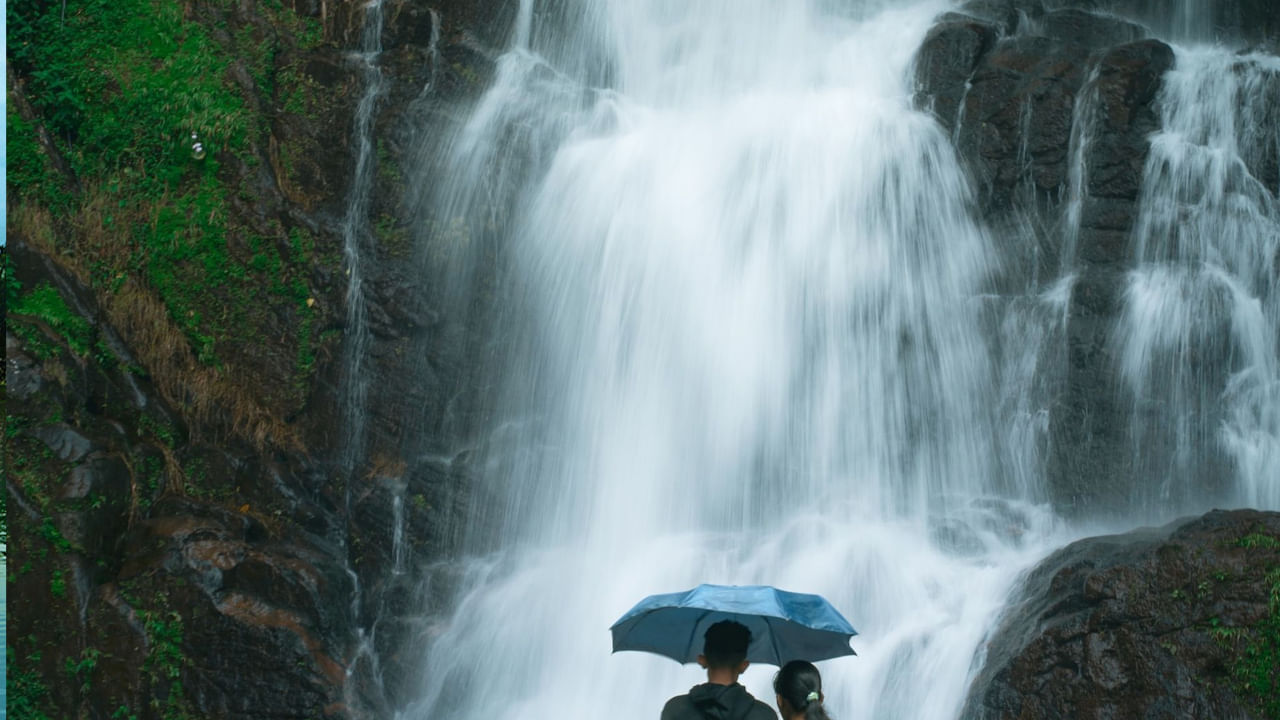 కేరళ అందాల గురించి ఎంత చెప్పినా తక్కువే. పచ్చటి చెట్లు, చుట్టూ పెద్ద పెద్ద కొండలు,జలపాతాలు చూస్తూ ఆనందంగా గడపాలి అనుకుంటే కేరళలోని కొన్ని స్పెషల్ ప్లేసెస్ సందర్శించాల్సిందేనంట. ఇక్కడికి వెళ్తే ఆనందంగా ఎంజాయ్ చేయడమే కాకుండా, మానసిక స్థితి కూడా మెరుగు పడుతుందంట. 