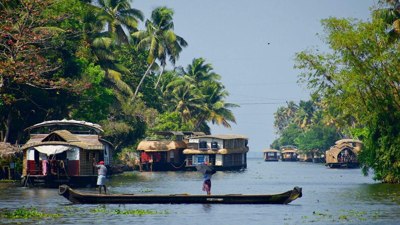 కేరళ లోని అద్భుతమైన ప్రదేశాల్లో  వాయినాడ్ ఒకటి. ట్రెక్కింగ్, బోటింగ్, గుహలను చూడాలి అనుకునే వారు ఇక్కడికి వెళ్లి ఎంజాయ్ చేయవచ్చును. అంతే కాకుండా ఇక్కవన్య ప్రాణులను కూడా చూడవచ్చునంట. అందువలన చాలా సరదాగా గడపాలి, అంతే కాకుండా బోటింగ వంటి సాహసాలు చేయాలి అనుకునే వారికి ఇది బెస్ట్ ప్లేస్.