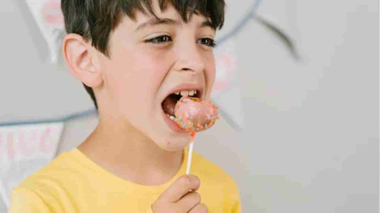 పిల్లల ఫుడ్స్ విషయంలో ఈ తప్పులు అస్సలు చేయకండి..! వైద్యులు ఏం చెబుతున్నారో తెలుసా..?