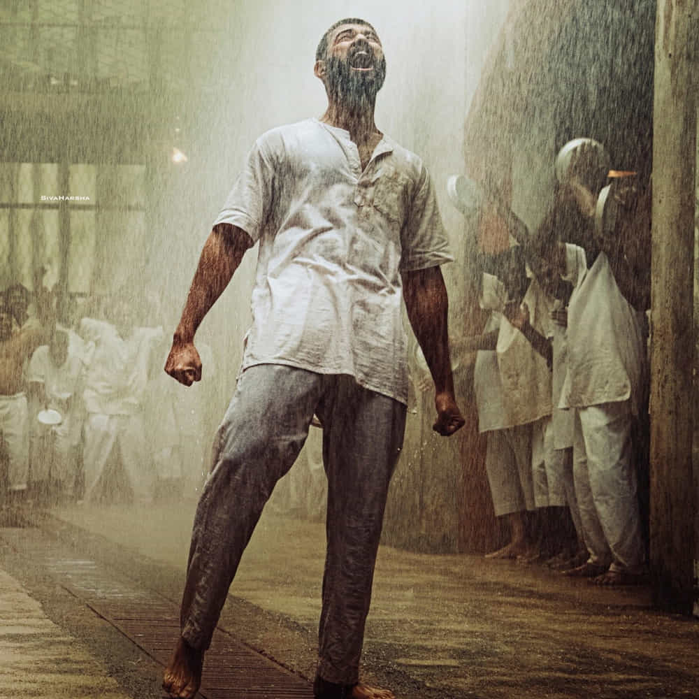 అంతేకాదు.. బాలీవుడ్ వర్కింగ్ స్టైల్పై కూడా చెప్పుకొచ్చారు గౌతమ్. హిందీలో హీరోలు 8 గంటలకు మించి పనిచేయరని.. కానీ మన దగ్గర ఎప్పుడైనా ఓకే అంటారన్నారు గౌతమ్ తిన్ననూరి. ఇదే ఇంటర్వ్యూలో స్పిరిట్ అప్డేట్స్ ఇచ్చారు సందీప్ రెడ్డి వంగా.