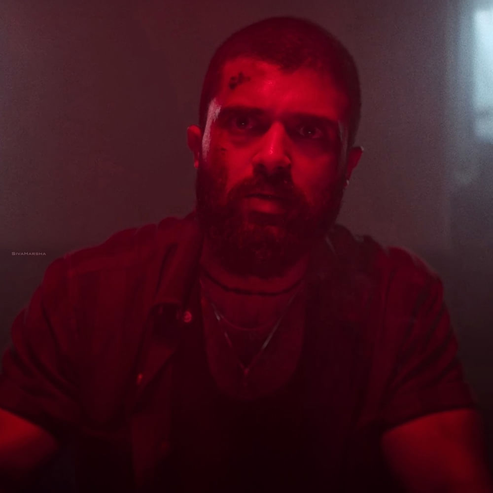 ఆడియన్స్‌ వెయిటింగ్‌కు ఫుల్‌స్టాప్‌ పెడుతూ జూలై 31న సినిమాను రిలీజ్ చేయాలని నిర్ణయించారు. ఈ విషయాన్ని కన్ఫార్మ్ చేస్తూ అఫీషియల్ అప్‌డేట్ కూడా ఇచ్చింది యూనిట్‌. కొత్త డేట్‌ సెలక్షన్‌ విషయంలో పెద్ద స్కెచ్చే వేశారు విజయ్ దేవరకొండ. 