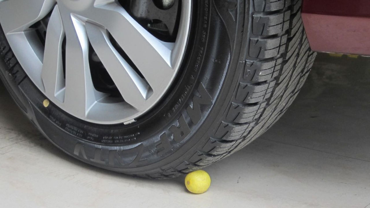 కొత్త బండి కింద నిమ్మకాయ ఎందుకు పెడతారో తెలుసా?.. అసలు కారణం తెలిస్తే అవాక్కే..