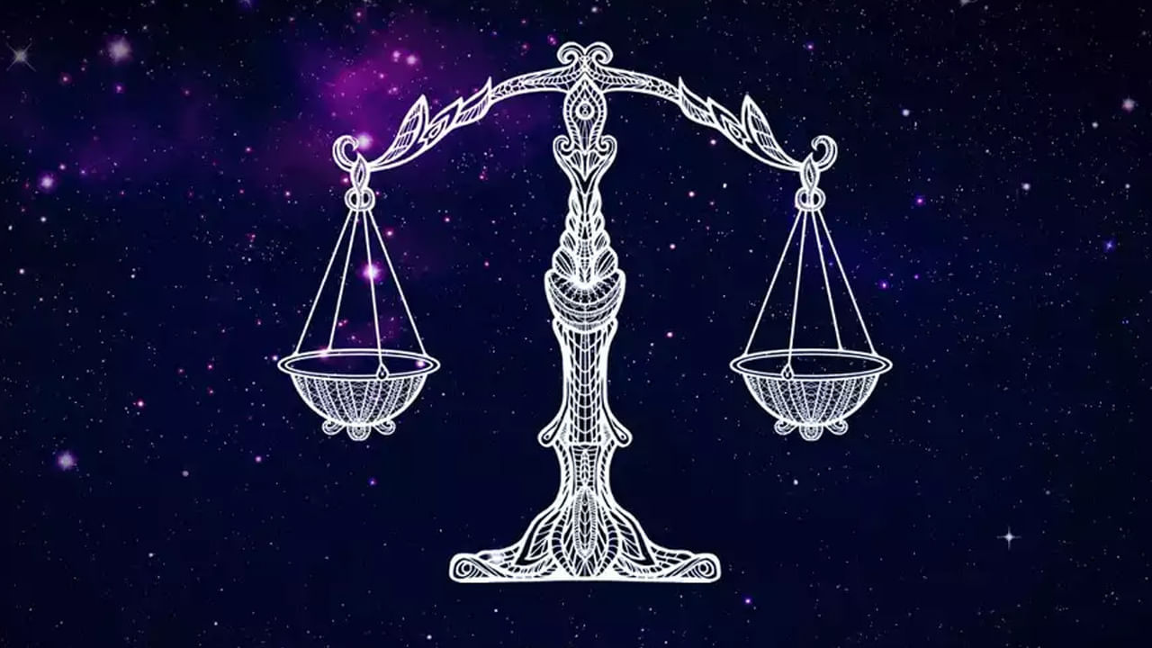 తులరాశి: ప్రేమ, స్నేహం, సృజనాత్మకత గురించి తులారాశి వారి కలలు కనువిందు చేస్తున్నాయి. బహుశా వారు ప్రేమలో పడాలని, స్నేహితుడితో శాంతిని నెలకొల్పాలని లేదా కళాత్మకంగా ఏదైనా ప్రారంభించాలని కోరుకుంటే; వారు దాని కోసం ముందుకు సాగవచ్చు. వారి కోరికలను నెరవేర్చుకోవడానికి విశ్వం వారికి సహాయం చేస్తుంది. 2025 ద్వితీయార్థం తులరాశివారికీ అనుకూలంగా ఉంది.