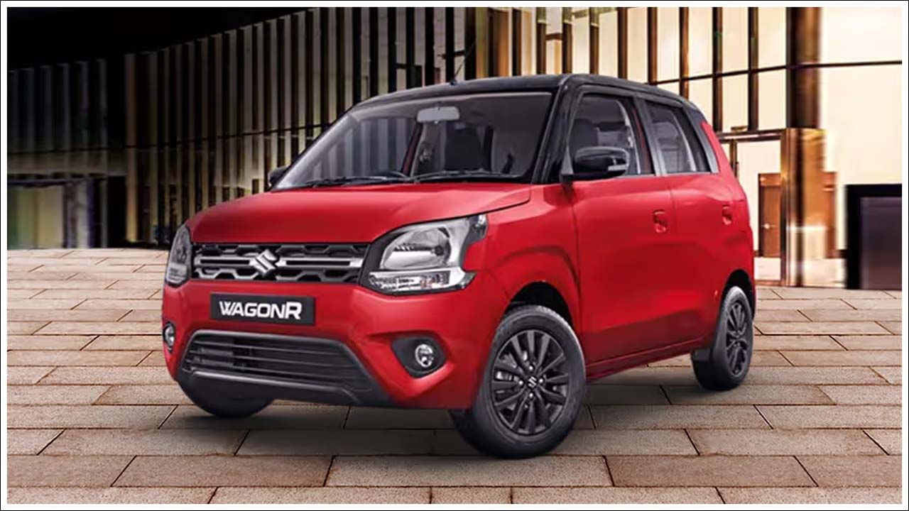 మారుతి వాగన్ఆర్: మారుతి వ్యాగన్ఆర్ భారతదేశంలో అత్యధికంగా అమ్ముడవుతున్న కార్లలో ఒకటి. దీని CNG వెర్షన్ కిలోకు 33.47 కి.మీ వరకు మైలేజీని ఇస్తుంది. ఈ కారు ధర రూ. 6.54 లక్షల నుండి ప్రారంభమవుతుంది. ఇది పెద్ద హెడ్‌రూమ్, ఇందులో ఎక్కువ స్థలానికి కూడా ప్రసిద్ధి చెందింది. వ్యాగన్ఆర్ ఫ్యామిలీ కారుగా ఉత్తమమైనదిగా పరిగణిస్తారు. ఎందుకంటే ఇందులో మీకు మంచి లెగ్ స్పేస్, లాంగ్ బూట్ స్పేస్, మంచి గ్రౌండ్ క్లియరెన్స్ లభిస్తాయి.