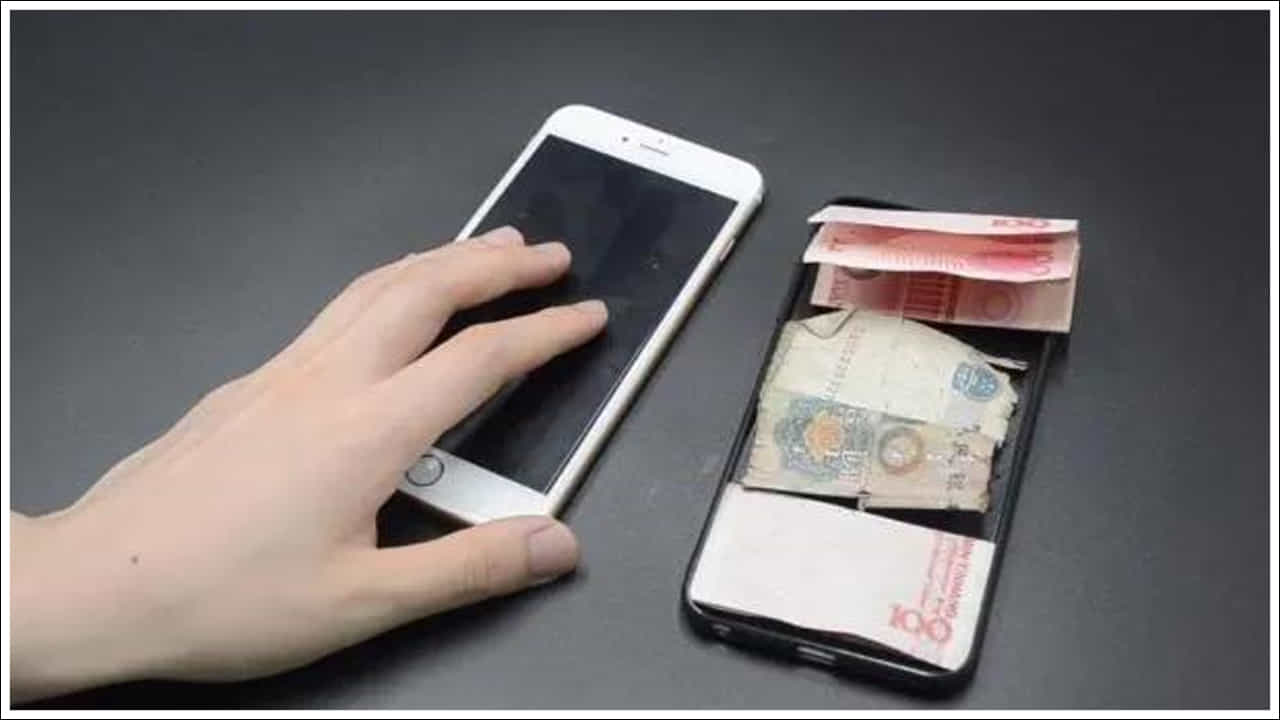 కొన్నిసార్లు మీ ఫోన్ అధిక ఉష్ణోగ్రత కారణంగా వేడెక్కవచ్చు. ఎక్కువ సేపు ఎండలో ఫోన్ వాడకుండా ఉండండి. ఫోన్ ఛార్జ్‌లో ఉన్నప్పుడు ఏ కారణం చేతనైనా గేమింగ్ లేదా ఫోన్‌ని ఉపయోగించడం మానుకోండి. ఛార్జింగ్ పెట్టే సమయంలో వాడితే ఫోన్ పేలిపోయే ప్రమాదం ఎక్కువ. ఫోన్‌ను ఛార్జ్ చేస్తున్నప్పుడు. దాని కవర్‌ను తీసివేయడం మంచిది.