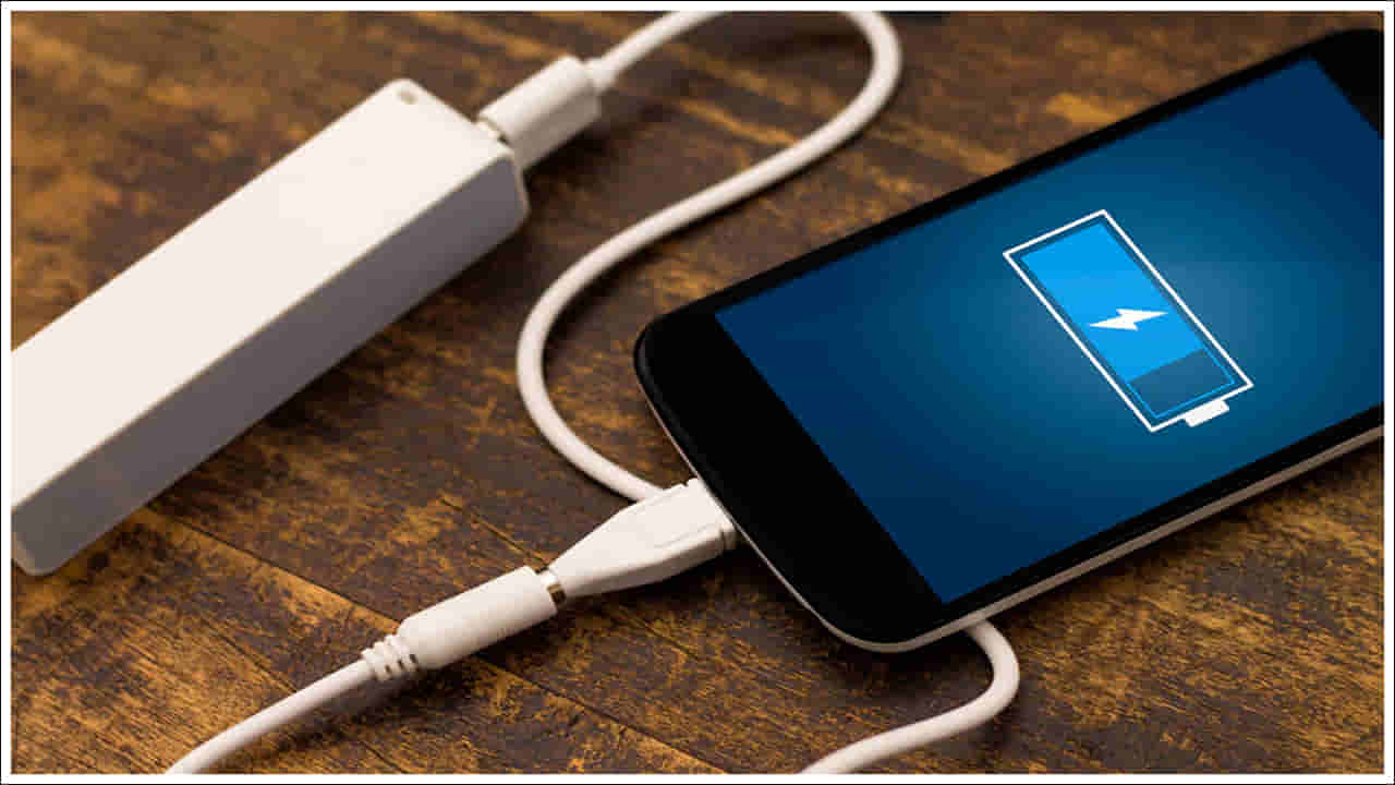 Tech Tips: రాత్రంతా మీ ఫోన్ను ఛార్జ్లో ఉంచుతున్నారా? ప్రమాదమే.. ఇవి తెలుసుకోవాల్సిందే!