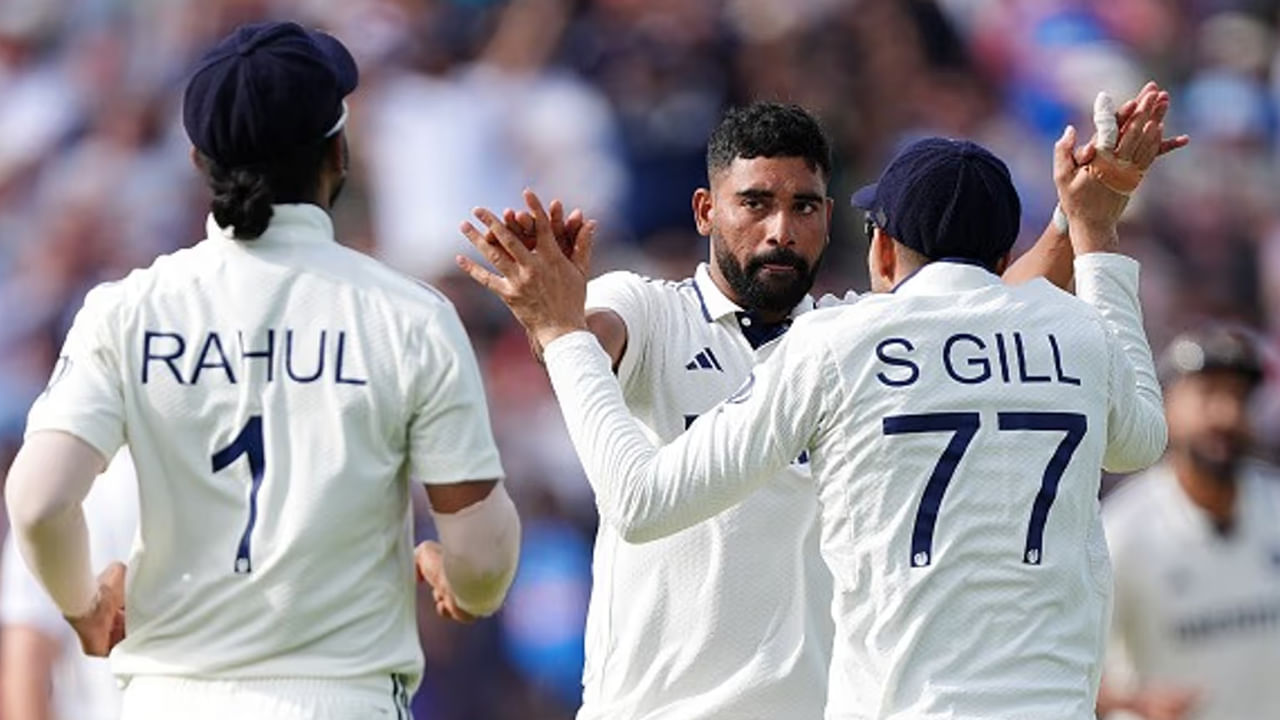 1. గబ్బా గర్వం విచ్ఛిన్నమైన వేళ: గత ఐదు సంవత్సరాలలో టీం ఇండియా సాధించిన అతిపెద్ద, మొదటి విజయం 2021 సంవత్సరంలో జరిగింది. ఆస్ట్రేలియాను భారత్ 3 వికెట్ల తేడాతో ఓడించింది. గబా మైదానాన్ని ఆస్ట్రేలియా అభేద్యమైన కోటగా భావించింది. కానీ, టీం ఇండియా దానిని ఛేదించేసింది. ఈ మ్యాచ్ రెండో ఇన్నింగ్స్‌లో సిరాజ్ ఐదు వికెట్లు పడగొట్టాడు.