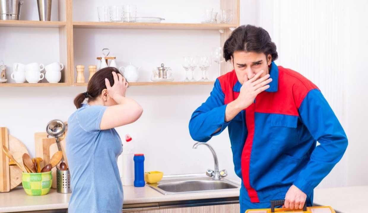 Kitchen Tips: వంటగది కంపు కొడుతోందా.. ఇలా చేస్తే సమస్యకు చెక్..