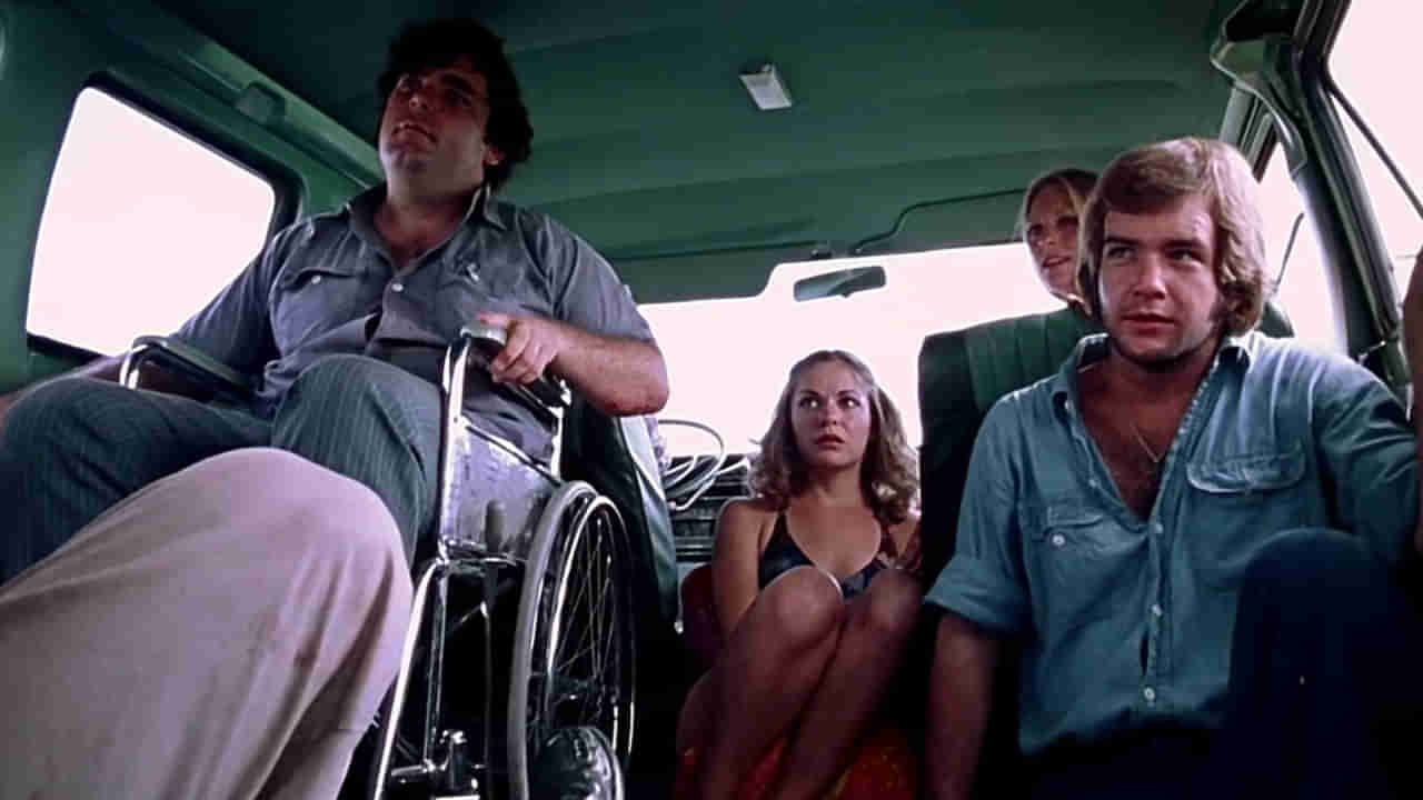 దైర్యమున్నోళ్లే చూడాల్సిన సినిమా.. మనుషుల్ని తినే ఫ్యామిలీ.. సీన్ సీన్కు సుస్సు పడాల్సిందే