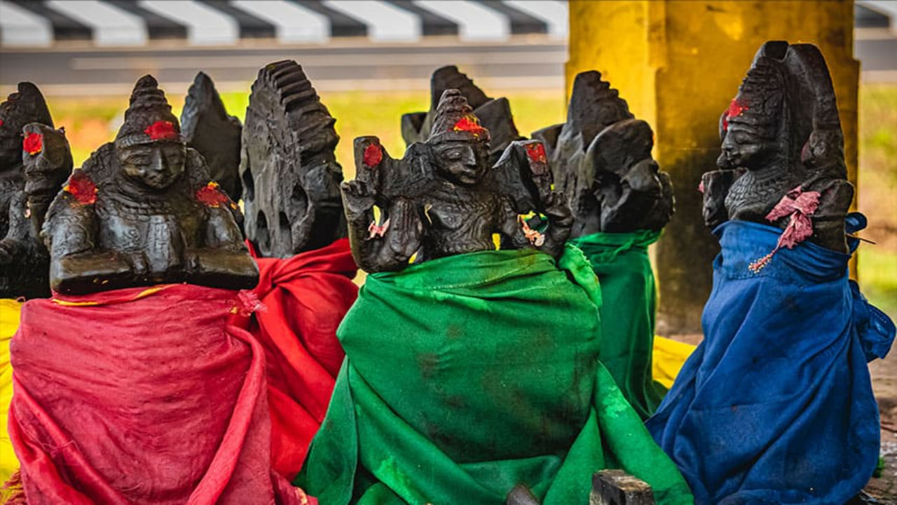 Navagrahas: నవగ్రహ ప్రదక్షిణ చేశాక కాళ్లు కడుక్కోవాలా?.. ఈ పొరపాట్లు చేయకండి..