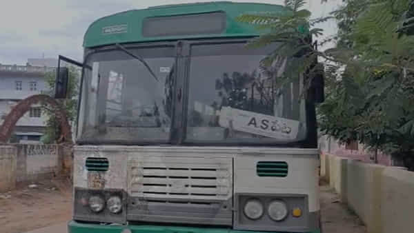 Nellore: ఇలా ఉన్నావేంట్రా.! బస్టాండ్లో ఆపి ఛాయ్కి వెళ్లిన డ్రైవర్.. తిరిగి వచ్చి చూసేసరికి..