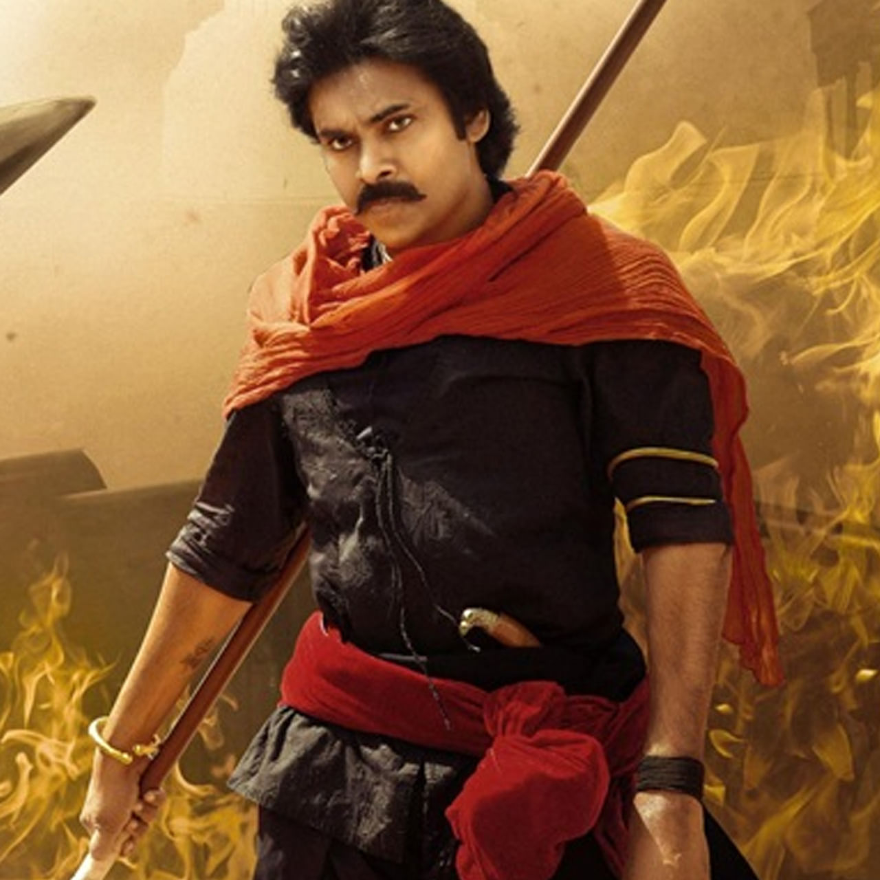 పవర్ స్టార్ పవన్ కళ్యాణ్ ప్రధాన పాత్రలో నటిస్తున్న లేటేస్ట్ మూవీ హరి హర వీరమల్లు. ఈ చిత్రంలో  ధర్మం కోసం పోరాడే యోధుడి పాత్రలో పవన్ కళ్యాణ్ కనువిందు చేయనున్నారు. ఇందులో నిధి అగర్వాల్, బాబీ డియోల్ ముఖ్య పాత్రలు పోషించారు. జూలై 24న విడుదల కానున్న 'హరి హర వీరమల్లు' సినిమాపై అంచనాలు భారీగా ఉన్నాయి. 