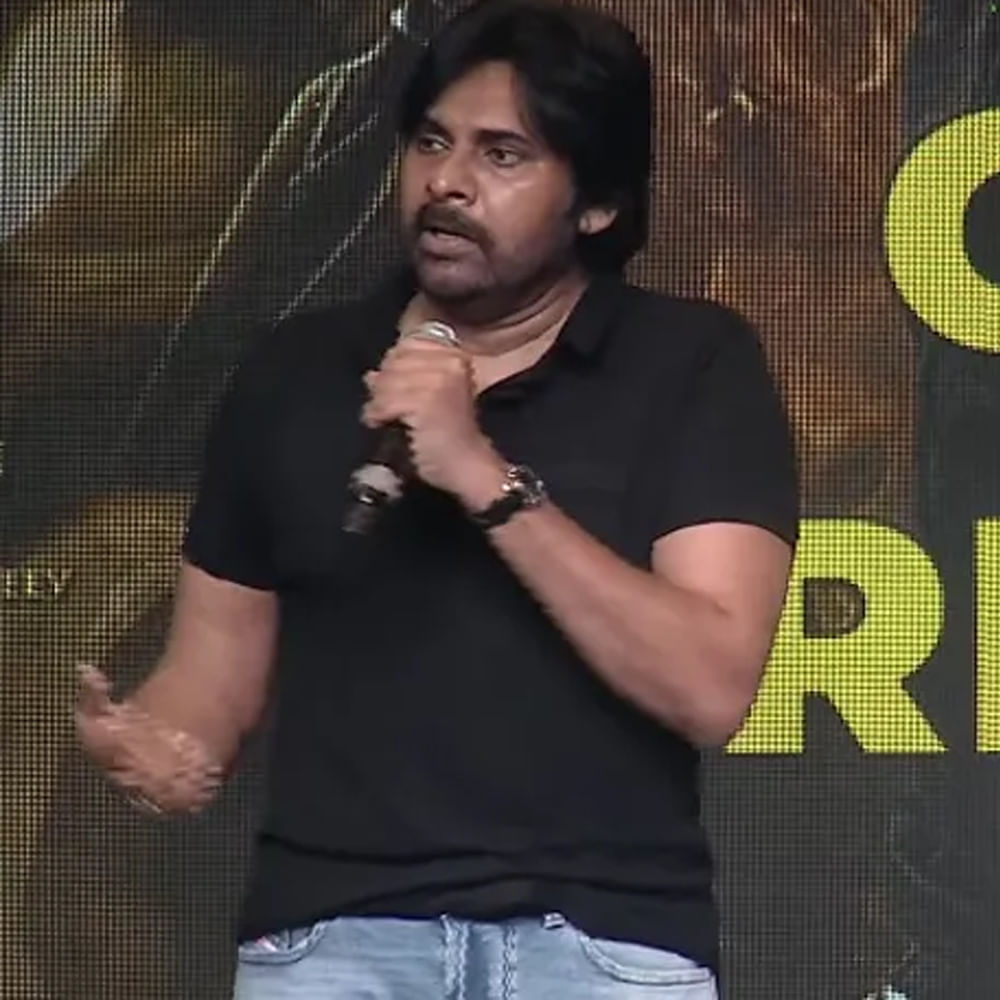 పవర్ స్టార్ పవన్ కళ్యాణ్ మాట్లాడుతూ, "మీడియా మిత్రులతో రాజకీయాల పరంగా చర్చించాను కానీ, ఇలా ఒక సినిమా కోసం పెద్దగా మాట్లాడలేదు. సినిమాకి సంబంధించి మాట్లాడటానికి నేను మొహమాటపడతాను. సినిమాని ఎలా ప్రమోట్ చేసుకోవాలో నాకు తెలియదు. పని చేయడం తెలుసు తప్ప.. ఇంత చేశాను, అంత చేశాను అని చెప్పుకోవడం నాకు ఇబ్బందిగా ఉంటుంది. నేను అనుకోకుండా నటుడిని, సాంకేతిక నిపుణుడిని అయ్యాను. సినిమా గురించి మీడియాతో మాట్లాడకపోవడానికి నాకు పొగరో, అహంకారమో కారణం కాదు. సినిమా గురించి చెప్పుకోవడానికి నాకు ఇబ్బందిగా ఉంటుంది. 