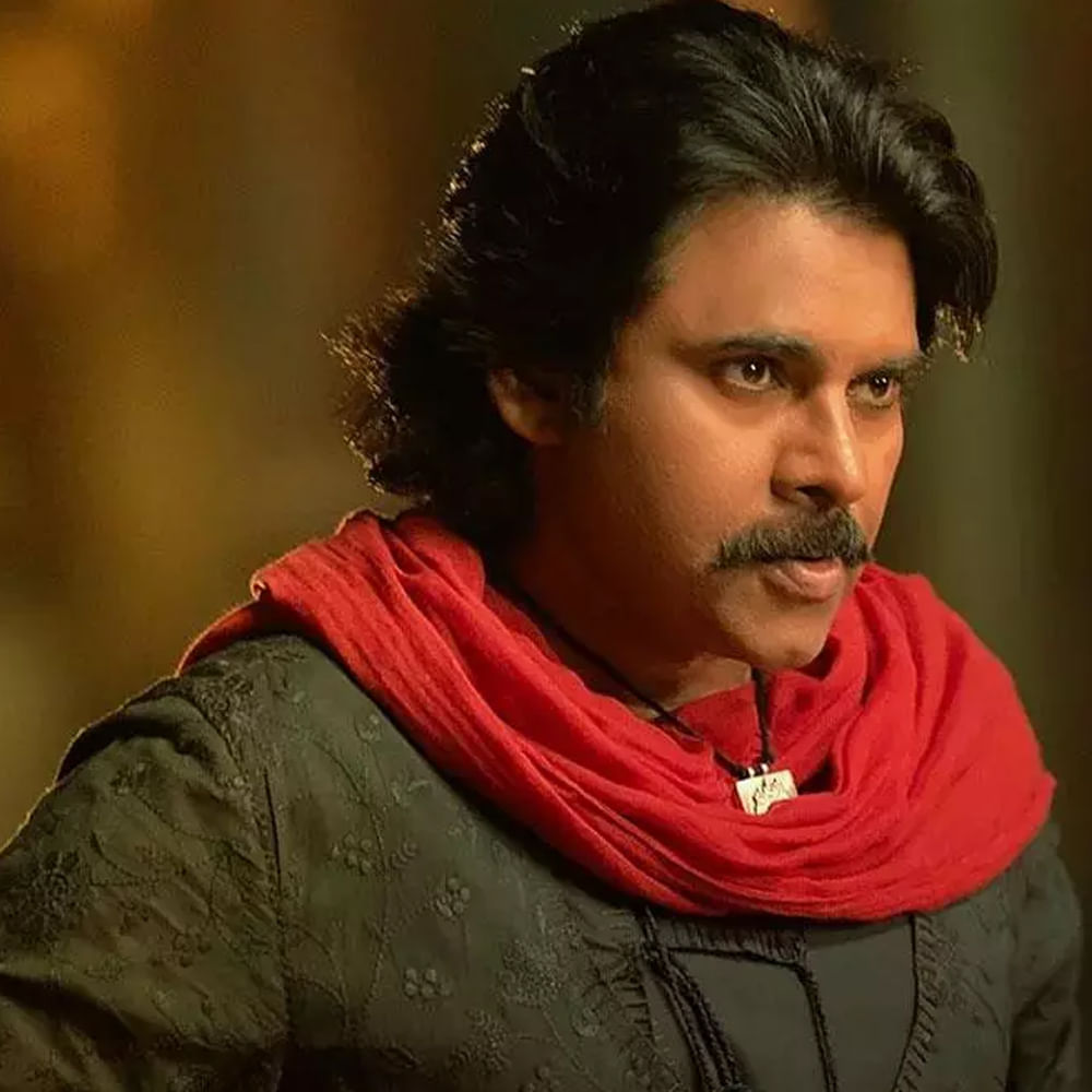 ముఖ్యంగా నేను రాజకీయాల్లోకి వెళ్ళిపోయి.. దర్శకత్వానికి, క్రియేటివ్ పార్ట్ కి దూరమైన తర్వాత.. నా ప్రధాన దృష్టి రాజకీయాలపై ఉన్న సమయంలో.. నా దగ్గరకు వచ్చి మళ్ళీ మీరు సినిమా చేయాలని అడిగినప్పుడు నా బెస్ట్ ఇచ్చాను నేను. ప్రస్తుతం నేను టైం ఇవ్వలేను. అలాంటిది నేను ఒక్క క్లైమాక్స్ కే దాదాపు 57 రోజులు షూట్ చేయాల్సి వచ్చింది. మే నెలలో మండుటెండలో షూట్ చేశాము. నేను ఎప్పుడో దేశ విదేశాల్లో నేర్చుకున్న మార్షల్ ఆర్ట్స్ ఇప్పుడు నాకు ఈ సినిమాకి పనికొచ్చాయి. కొరియోగ్రాఫర్స్ తో కూర్చొని క్లైమాక్స్ ను ప్రత్యేకంగా రూపొందించాము" అని అన్నారు. 