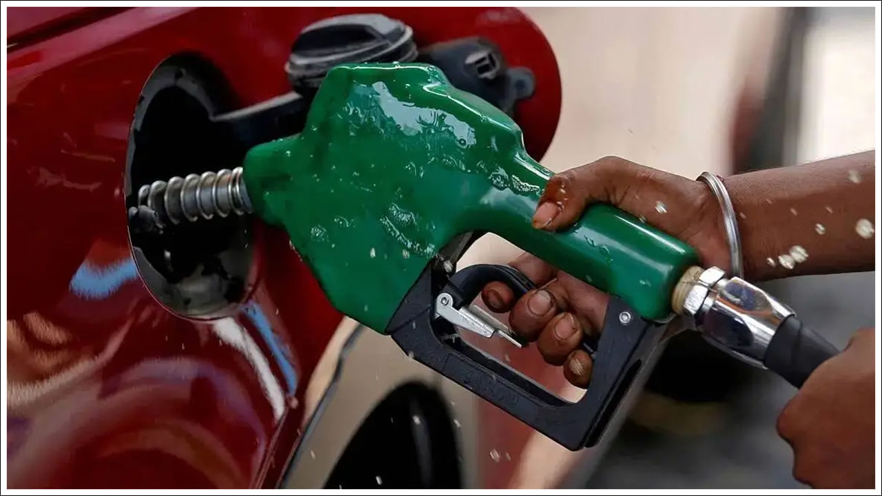 Petrol: ఇదేందయ్యా ఇది.. భారత్ నుంచి పెట్రోల్ కొని చాలా తక్కువ ధరకే అమ్మేస్తున్నారుగా.. ఎక్కడో తెలుసా..?