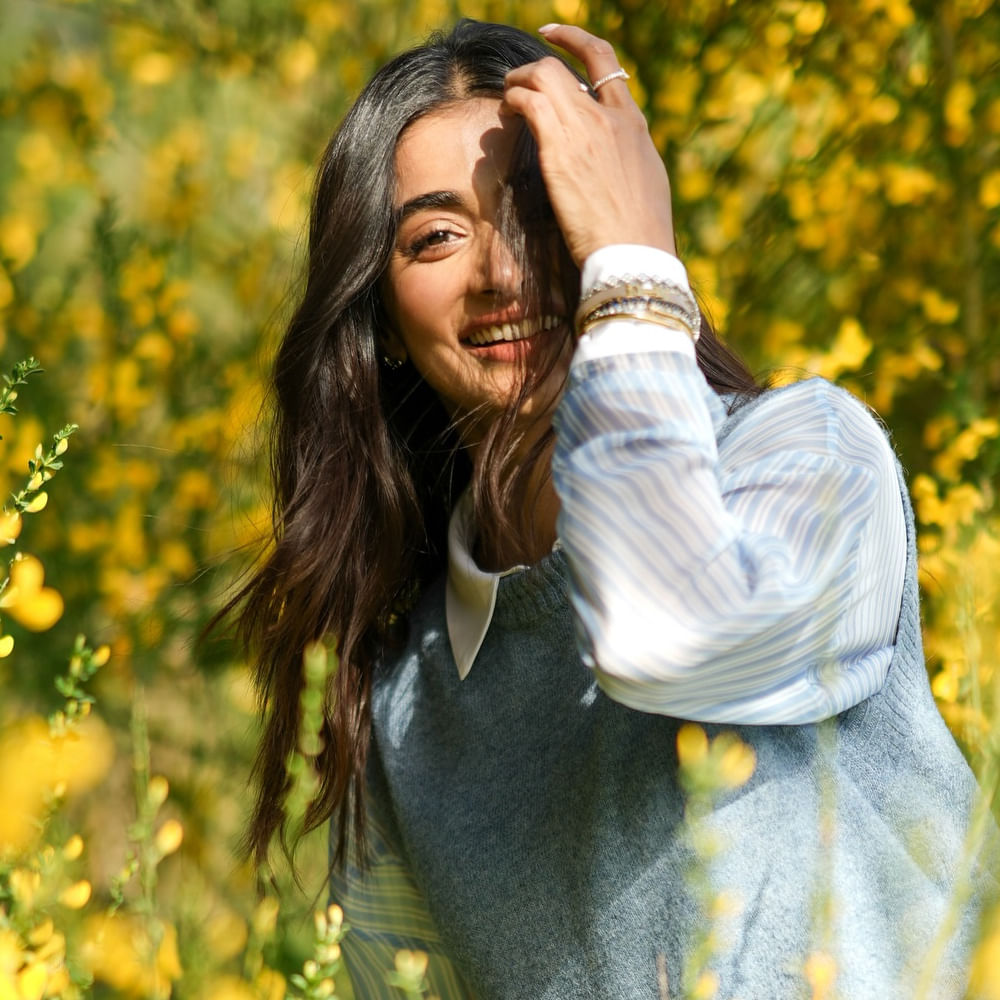 కూలీ సినిమాలో స్పెషల్ సాంగ్‌లో మెరిసిన పూజా హెగ్డే ప్రజెంట్ టాక్ ఆఫ్ ది ఇండస్ట్రీ మారారు. లిరికల్ వీడియోతోనే నేషనల్ లెవల్‌లో బజ్ క్రియేట్ చేస్తున్నారు. 