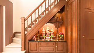 East Vastu Tips: ఆరోగ్యంగా ఉండాలన్నా, డబ్బుకి ఇబ్బందులు తొలగాలన్నా ఇంటి తూర్పు దిక్కులో వీటిని ఉంచండి..