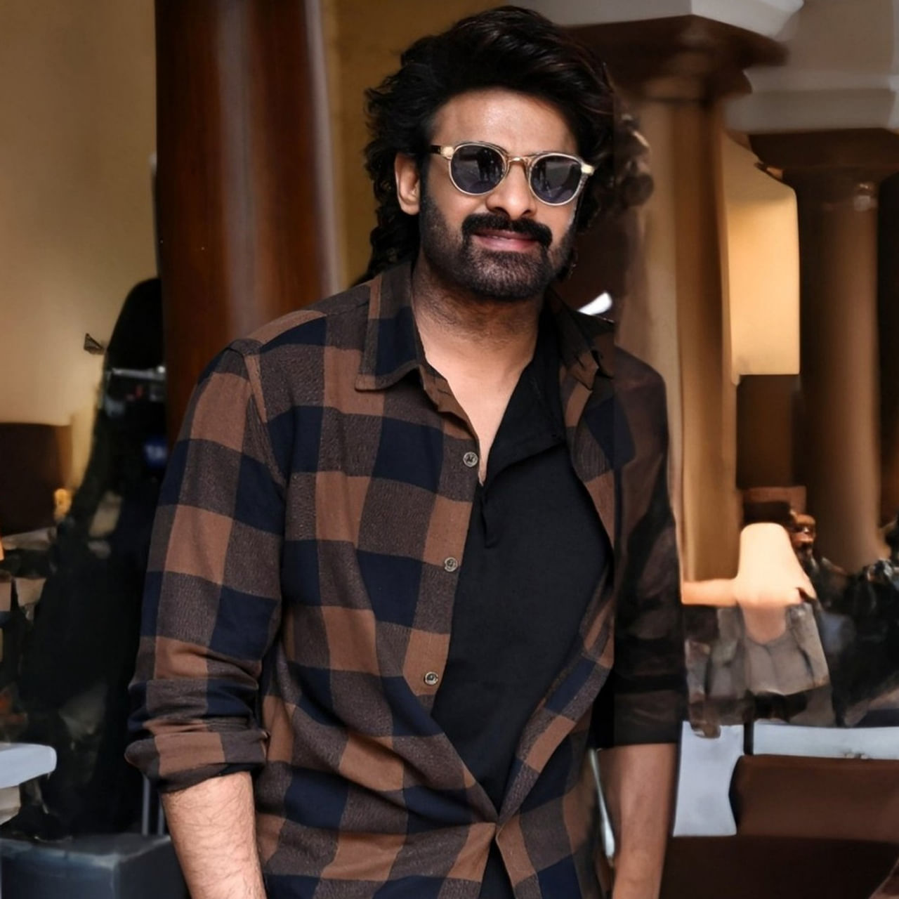 ప్రభాస్ సినిమాలకు ఫుల్స్టాప్ పెట్టేయాలనుకుంటున్నారని వినగానే.. అదేదో సినిమా కెరీర్కి ఫుల్ స్టాప్ పెట్టేస్తారని ఆవేశపడొద్దంటున్నారు వెల్ విషర్స్. ఆల్రెడీ ఆయన ఓపెన్ చేసిన చాప్టర్స్ కి ఫుల్ స్టాప్ పెట్టే పనులు షురూ అవుతున్నాయి.