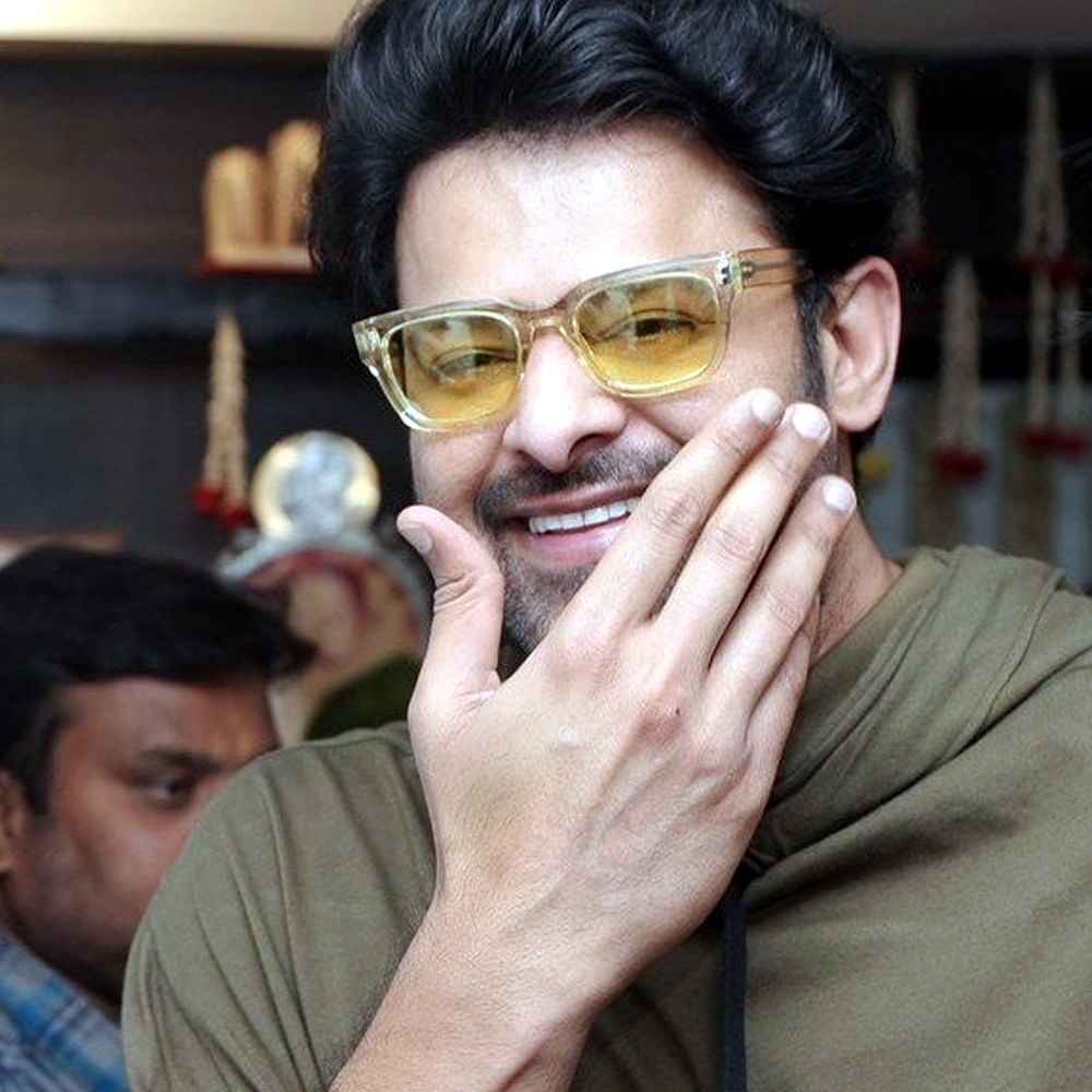 అన్నీ తెలిసిన కథలతోనే ట్రావెల్ అయితే, ఫ్రెష్నెస్ని మిస్ అవుతున్నారనే టాక్ కూడా ఉంది. సో, ఫౌజీ, స్పిరిట్లను స్టాండ్ అలోన్ ప్రాజెక్టులుగానే ట్రీట్ చేస్తున్నారు. వాటికి సీక్వెల్స్ ఉంటాయనే మాట ఇప్పటిదాకా ఎక్కడా వినిపించలేదు.