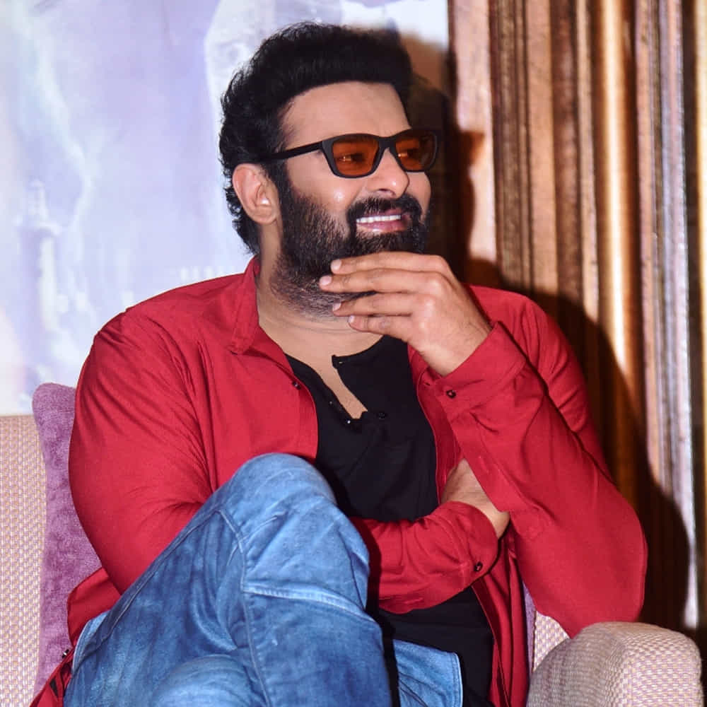 కల్కి 2 షూటింగ్ సెప్టెంబర్లో మొదలుపెట్టి.. 2026 సమ్మర్కి విడుదల చేస్తామని చెప్పారు అశ్వినీదత్. తాజాగా సందీప్ వంగా సోదరుడు ప్రణయ్ వంగా తమ స్పిరిట్ కూడా సెప్టెంబర్లో స్టార్ట్ అవుతుందంటున్నారు. మరి ఈ 2 సినిమాల్లో ప్రభాస్ దేన్ని ముందు సెట్స్పైకి తీసుకొస్తారు..? అసలు సెప్టెంబర్లోపు సెట్స్పై ఉన్న ఫౌజీ, రాజా సాబ్ పూర్తవుతాయా అనేది ఆసక్తికరంగా మారింది.