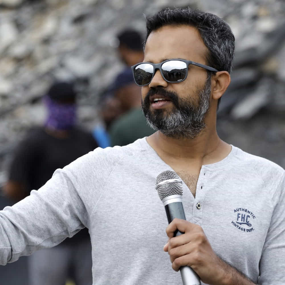 అలాగే సలార్ 2 కూడా క్యూలో ఉంది. కానీ అటు ప్రభాస్.. ఇటు నీల్ వేర్వేరు సినిమాలతో బిజీగా ఉండటంతో.. సలార్ 2 ఇప్పట్లో పట్టాలెక్కడం కష్టమే. ఈ గ్యాప్‌లో అల్లు అర్జున్ వచ్చేసారు.. అన్నీ కుదిర్తే అట్లీ తర్వాత బన్నీ చేయబోయే సినిమా నీల్‌తోనే..!