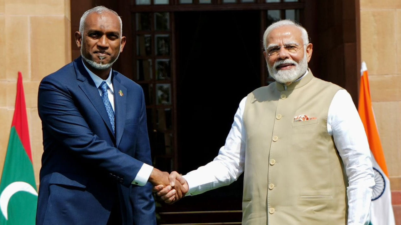 PM Modi Maldives Visit: భారత్‌తో పెట్టుకుంటే ఇంతే మరి..! అందరి చూపు ప్రధాని మోదీ మాల్దీవుల పర్యటనపైనే..