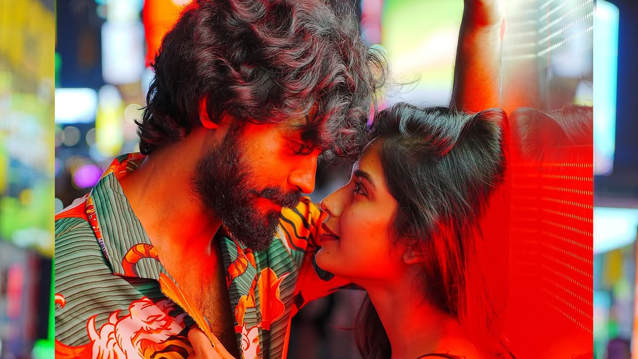 అందాల ముద్దుగుమ్మ ప్రియాంక జైన్ గురించి ఎంత చెప్పినా తక్కువే. ఎప్పుడూ సోషల్ మీడియాలో ఫుల్ యాక్టివ్ గా ఉండే ఈ ఈ బ్యూటీ ,ఎప్పటికప్పుడు తన గ్లామర్ ఫొటోలతో కుర్రకారును మాయ చేస్తుంటుంది. అంతే కాకుండా తన లవర్‌తో ఎంజయ్ చేస్తన్న ఫొటోస్ కూడా నెట్టింట్లో షేర్ చేస్తుంటుంది.