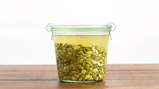 Green Tea: వర్షాకాలంలో గ్రీన్ టీ తాగుతున్నారా..? ఏమౌతుందో తెలిస్తే..