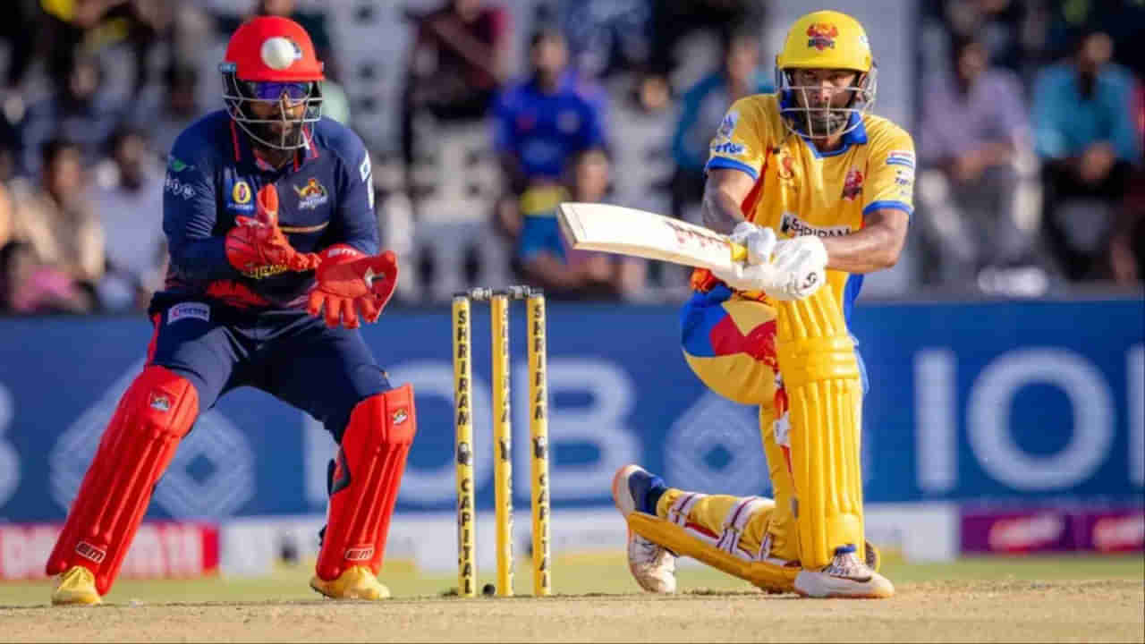 వార్నీ.. ఇదెక్కడి ఆల్ రౌండ్ షో భయ్యా.. తొలుత 13 సిక్సర్లతో విధ్వంసం.. ఆపై 3 వికెట్లతో మాయాజాలం..!