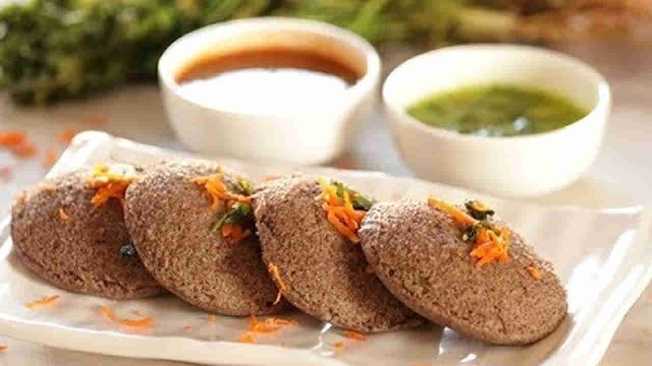 Ragi Idli Recipe: పిల్లల టిఫిన్ కి బెస్ట్ ఎంపిక రాగి ఇడ్లీ.. ఆరోగ్యకరమైన ఇడ్లీని 15 ని.లకే చేసుకోండి ఇలా.. రెసిపీ