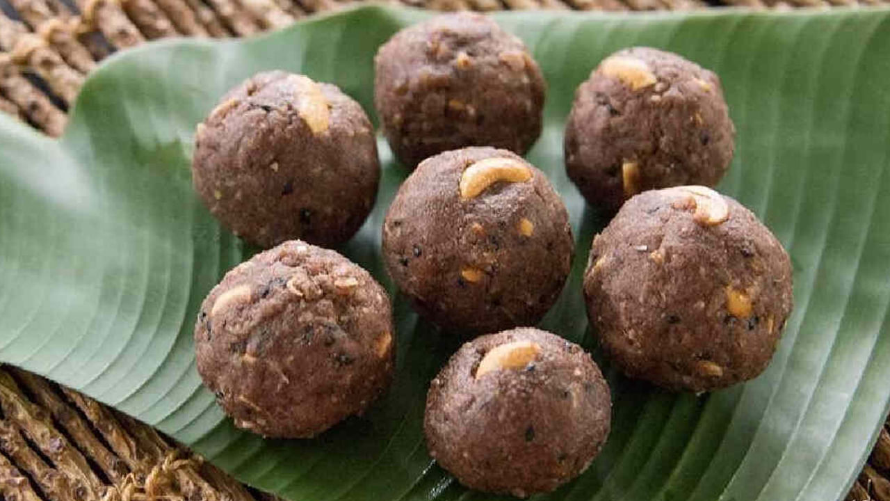 పిల్లలకు మంచి పోషకాలు కలిగిన ఆహారం పెట్టాలని ప్రతి తల్లి కోరుకుంటుంది.ఇక స్కూల్ నుంచి వచ్చాక పిల్లలు ఏవైనా స్నాక్స్ తినడానికి ఇష్టపడుతుంటారు. దీంతో అసలు వారికి ఎలాంటి స్నాక్స్ పెట్టాలో తెలియక, చాలా మంది తల్లిదండ్రులు సతమతం అవుతారు. అయితే అలాంటి వారి కోసమే అదిరిపోయే ఐడియా.