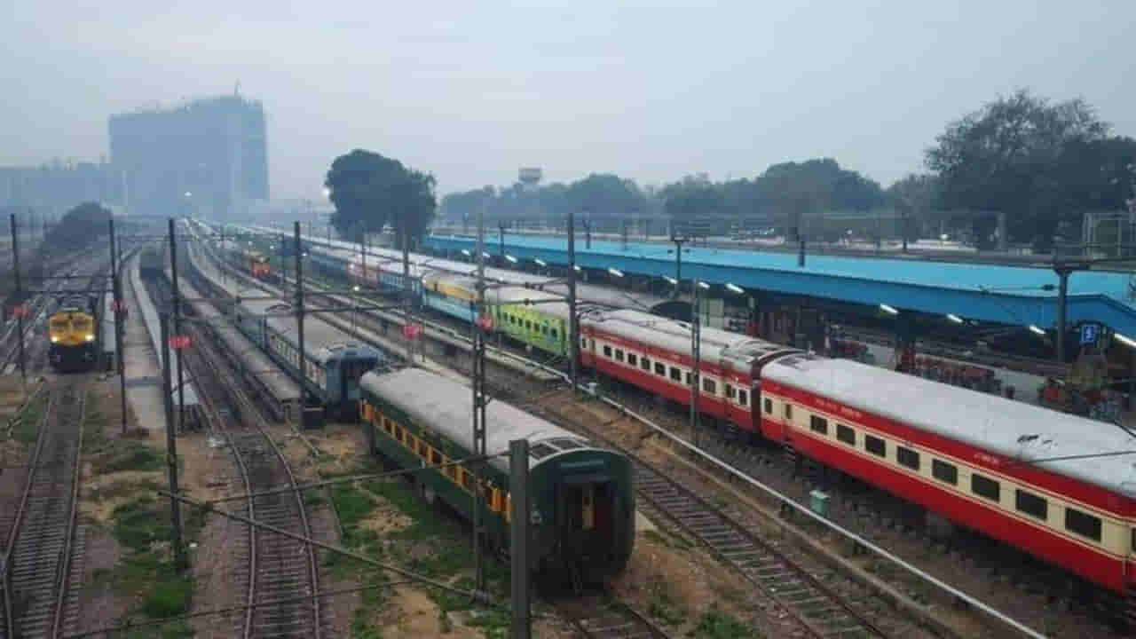 సగం అటు.. మరోసగం ఇటు.. రెండు రాష్ట్రాలను కలిపే రైల్వేస్టేషన్స్.. ఎక్కడున్నాయంటే?