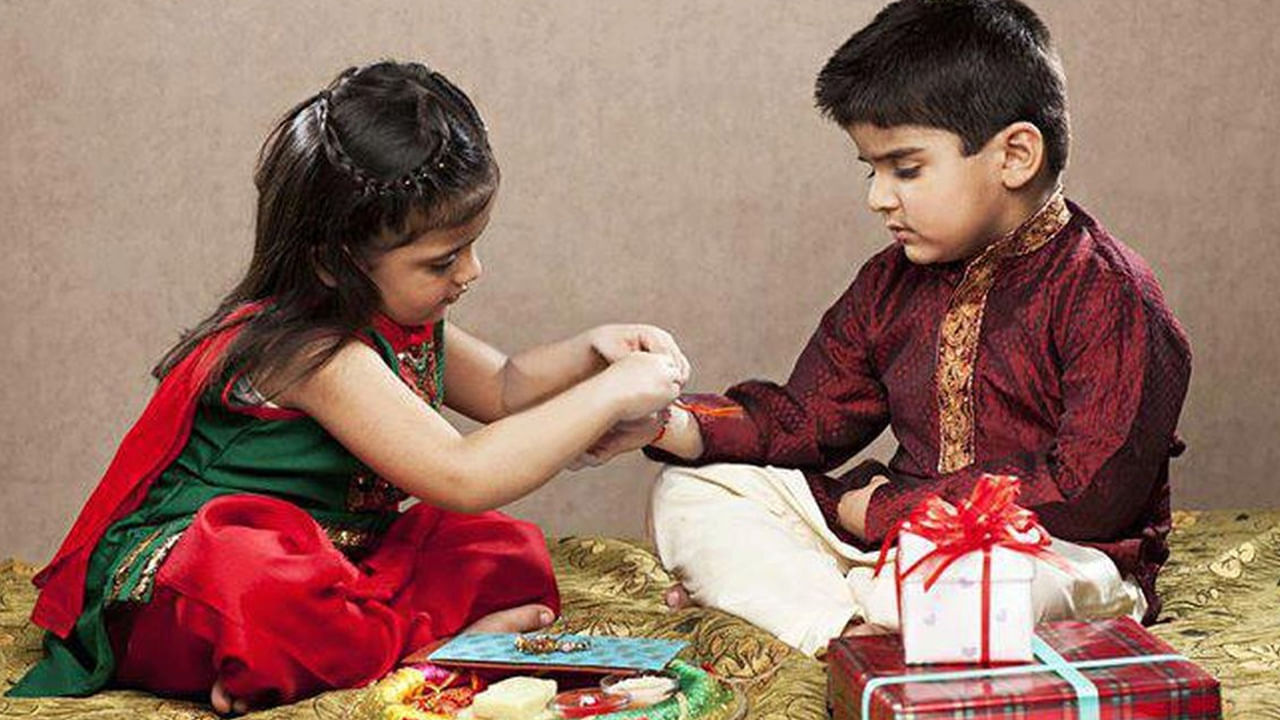 Rakshi Festival: మీ రాశి ప్రకారం రాఖీ రోజున ధరించే దుస్తుల రంగును ఎంచుకోండి.. సంబంధం మధురంగా మార్చుకోండి..