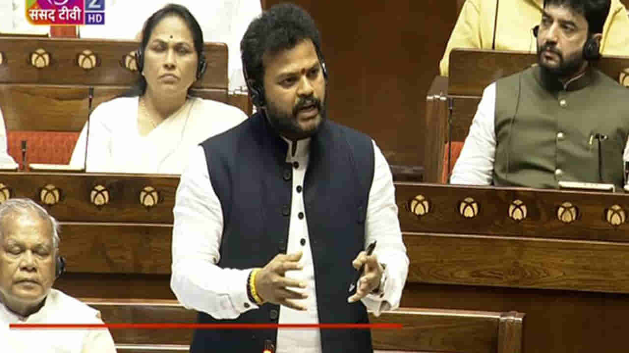 సొంత అభిప్రాయాలు సరికాదు.. విమాన ప్రమాదంపై పార్లమెంట్లో కేంద్ర మంత్రి కీలక ప్రకటన!