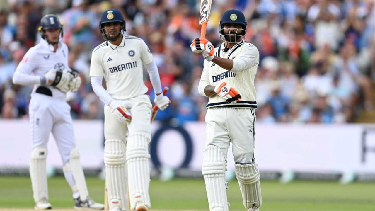 ఈ ఘనతతో రవీంద్ర జడేజా భారత క్రికెట్ చరిత్రలో సునీల్ గవాస్కర్, సచిన్ టెండూల్కర్, రాహుల్ ద్రవిడ్, విరాట్ కోహ్లీ, కేఎల్ రాహుల్, రిషబ్ పంత్ వంటి దిగ్గజాల సరసన నిలిచారు. ఇంగ్లాండ్ గడ్డపై టెస్టుల్లో 1000 పరుగులు పూర్తి చేసిన ఏడవ భారత ఆటగాడిగా ఆయన రికార్డు సృష్టించారు.