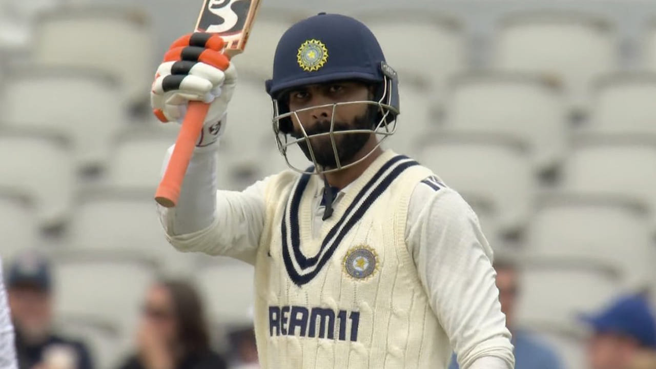 ఈ మ్యాచ్ రెండో ఇన్నింగ్స్‌లో రవీంద్ర జడేజా కూడా 50 పరుగుల మార్కును చేరుకున్నాడు. ఈ సిరీస్‌లో ఇది అతనికి 5వ హాఫ్ సెంచరీ. ఈ సిరీస్‌లోని దాదాపు ప్రతి మ్యాచ్‌లోనూ అతను జట్టుకు బ్యాటింగ్‌తో తన వంతు సహకారం అందించాడు. అదే సమయంలో, ఇంగ్లాండ్‌లో 6 నుంచి 11వ నంబర్ మధ్య బ్యాటింగ్ చేస్తూ ఒక సిరీస్‌లో 5 హాఫ్ సెంచరీలు సాధించిన మొదటి ఆసియా ఆటగాడిగా కూడా అతను నిలిచాడు.