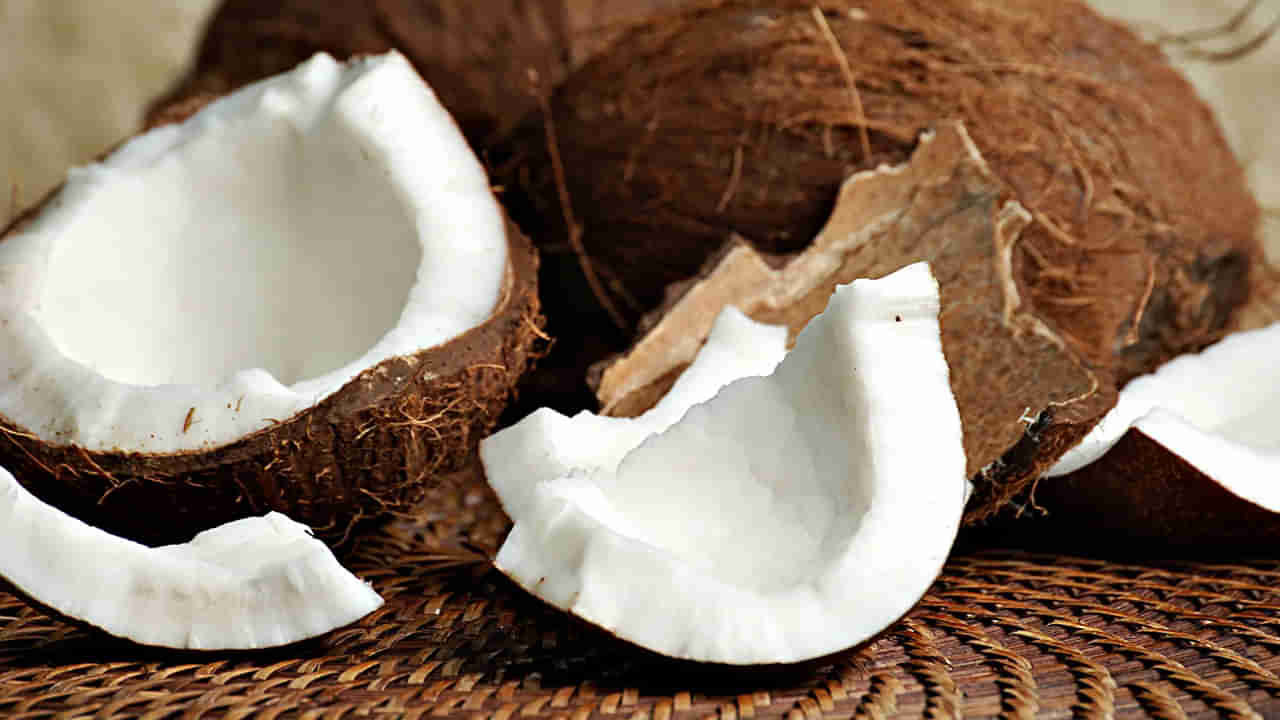 పచ్చి కొబ్బరి ఇలా తిన్నారంటే.. కేవలం ఒక వారంలోనే 10 కిలోల బరువు తగ్గవచ్చు!