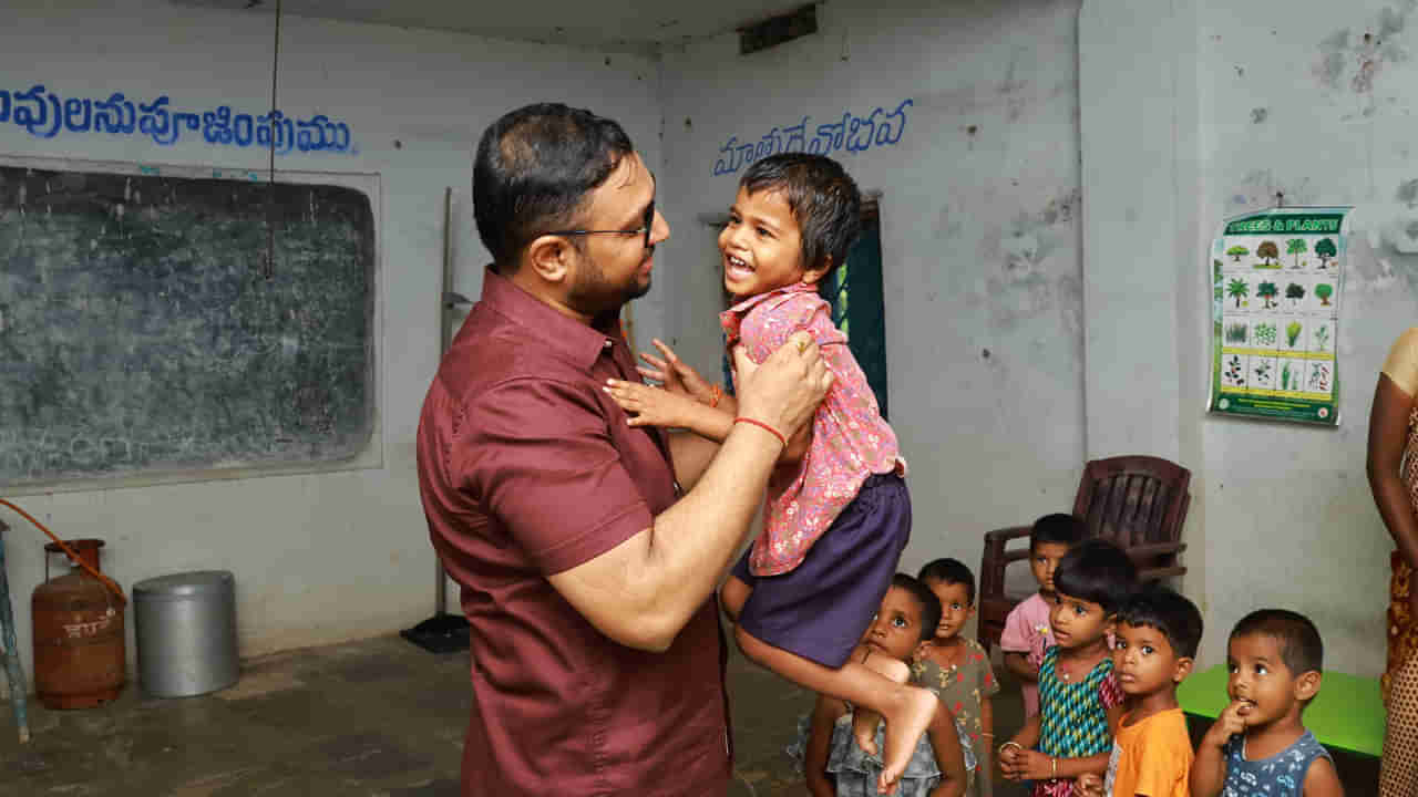 Telangana: అంగన్వాడీ సెంటర్‌కి వచ్చిన వ్యక్తి.. బుడ్డోడు పెట్టిన కండిషన్‌కు షాక్..