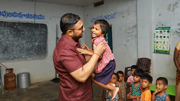 Telangana: అంగన్వాడీ సెంటర్కి వచ్చిన వ్యక్తి.. బుడ్డోడు పెట్టిన కండిషన్కు షాక్..