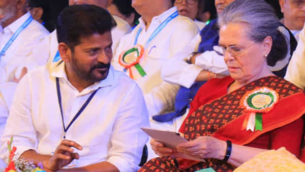 Telangana: సోనియాతో సీఎం రేవంత్రెడ్డి భేటీ అయ్యే ఛాన్స్... BC రిజర్వేషన్లు, కులగణన అజెండాతో ఢిల్లీ టూర్..!