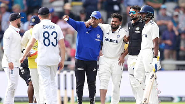 Team India: కుంబ్లే నుంచి పంత్ వరకు.. ప్రాణాలను ఫణంగా పెట్టి మరీ బరిలో నిలిచిన టీమిండియా కింగ్లు..