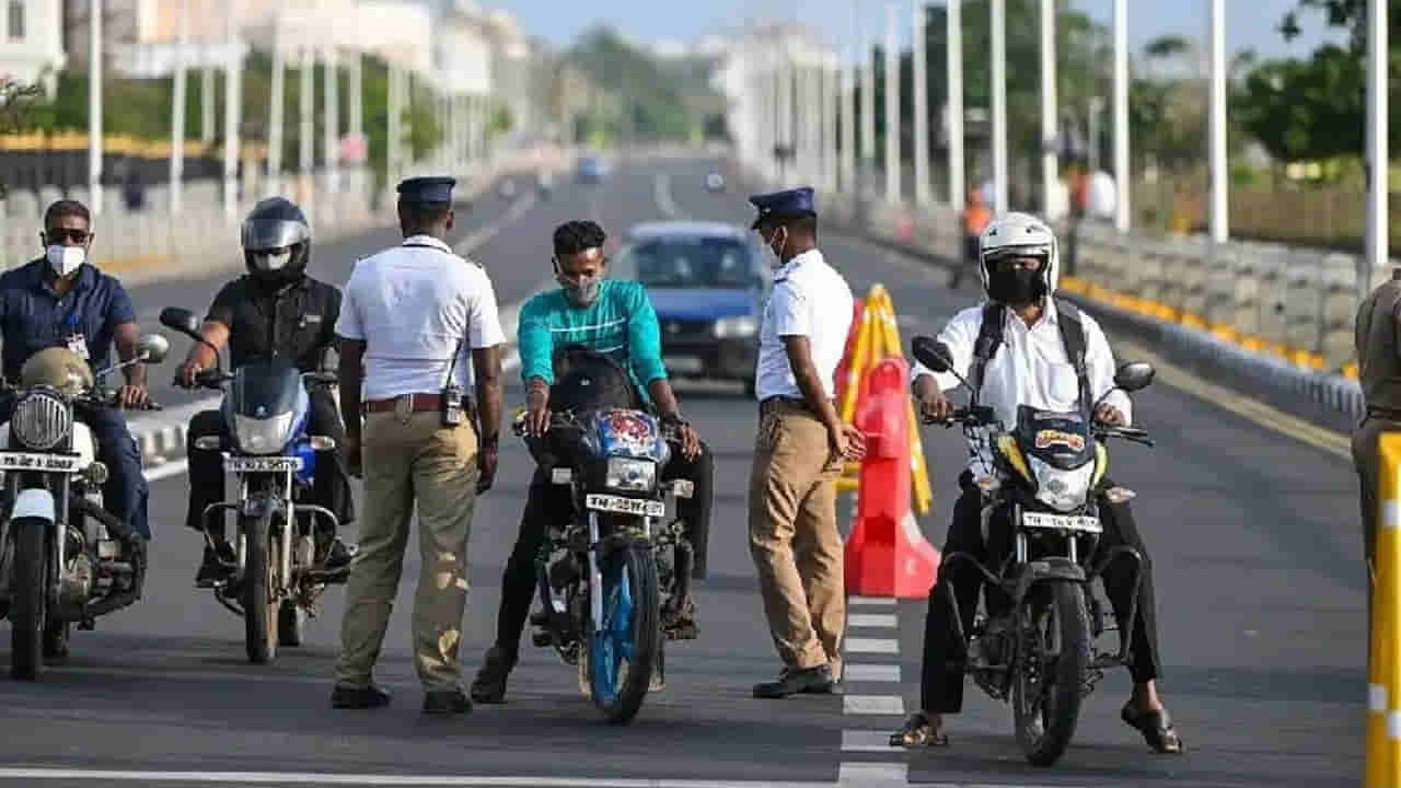 Road safety push: ద్విచక్ర వాహనదారులకు కేంద్రం హెచ్చరిక.. భద్రత కోసం ఇకపై వాటిని మాత్రమే వాడాలి!